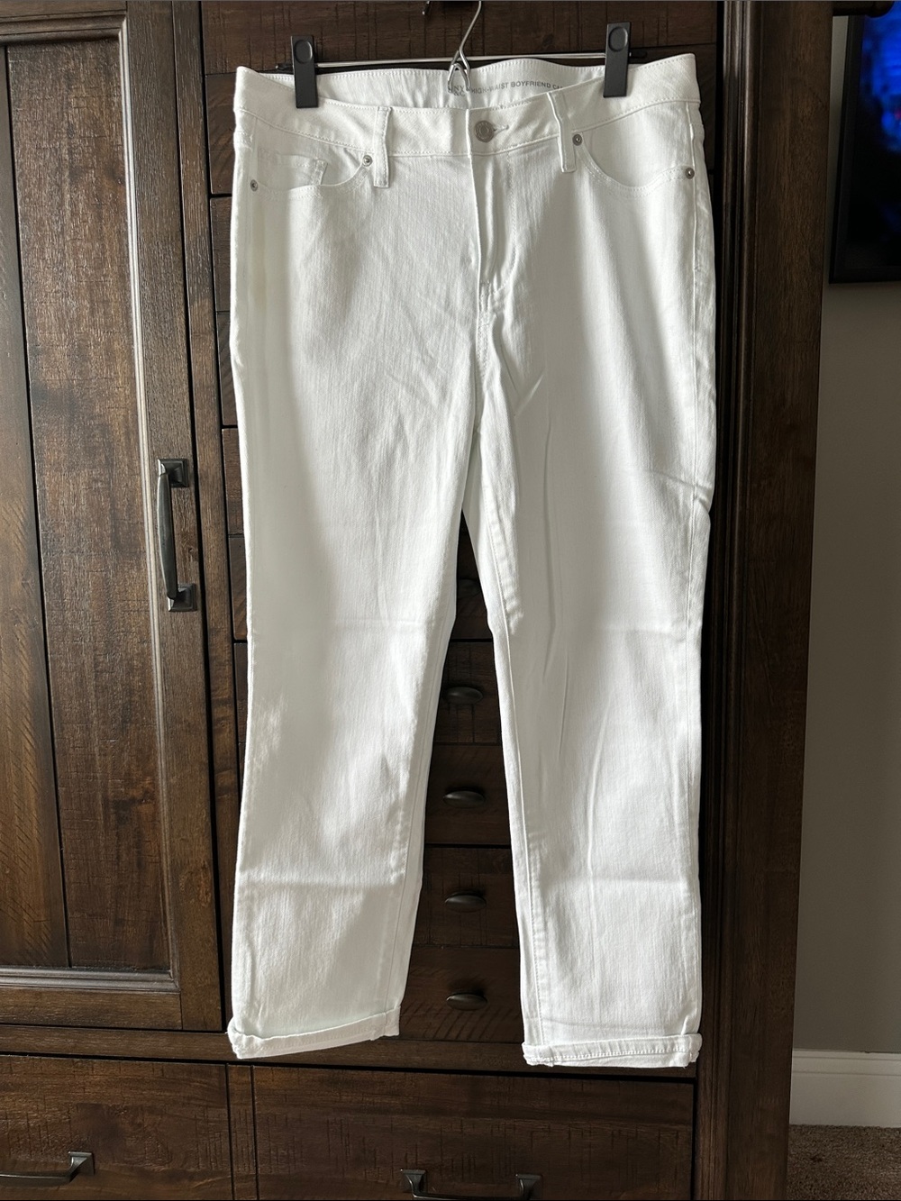 New York & Company White Ankle Cropped Jeans
